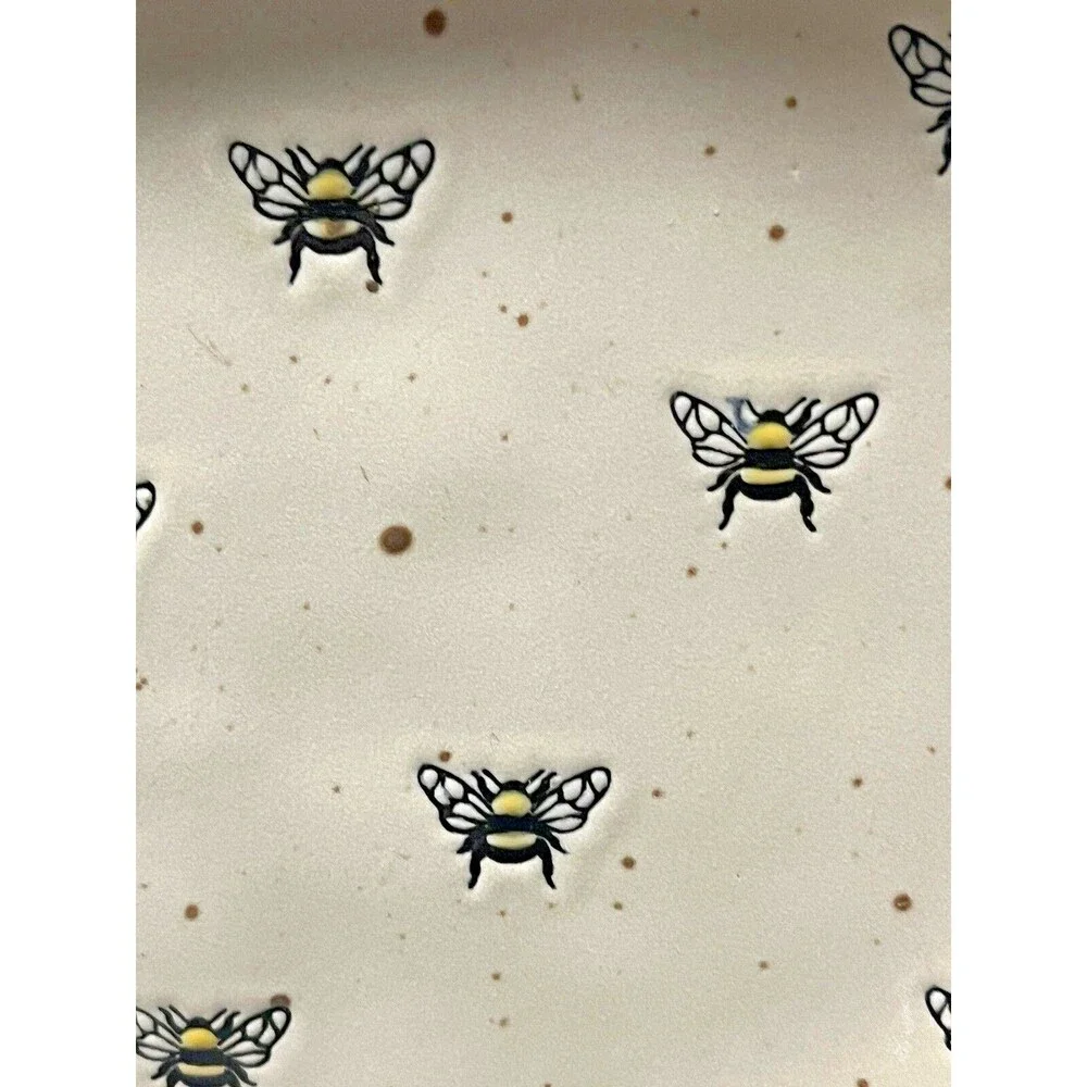 Spectrum Designz 4 Bee  Salad Plates